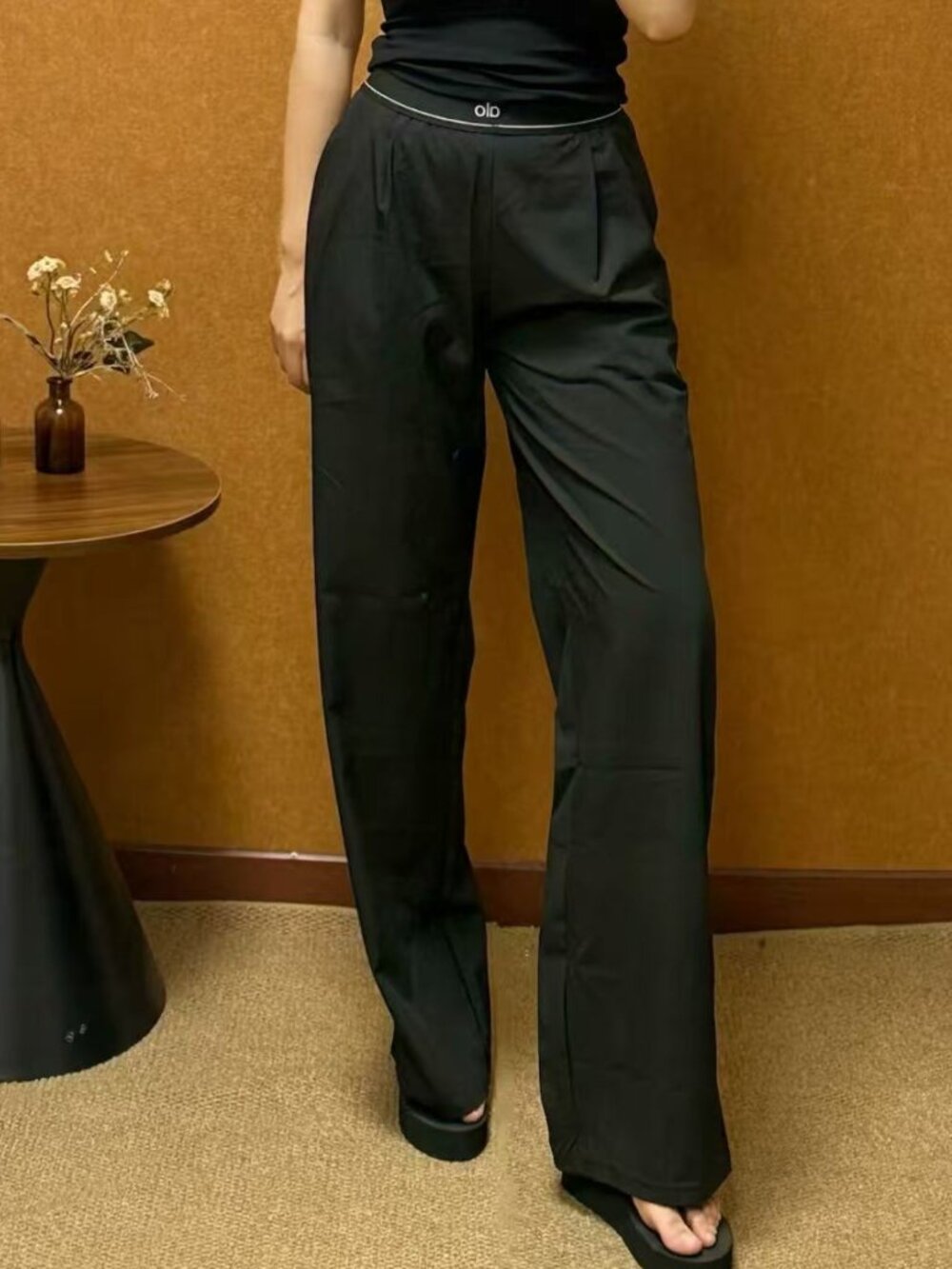 🏝ALO Yoga Women's Black Suit Up Trouser (Regular 30 inch)Size: XS/S
